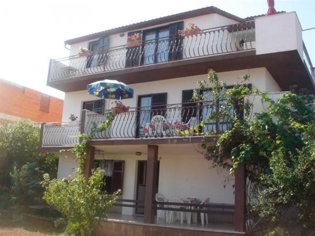 Apartments Mihovilović - Slatina - Trogir APP2 (6+2)