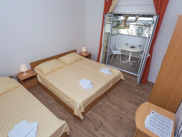 Apartments Antea i Magdalena - Pirovac AP2 (2+1)